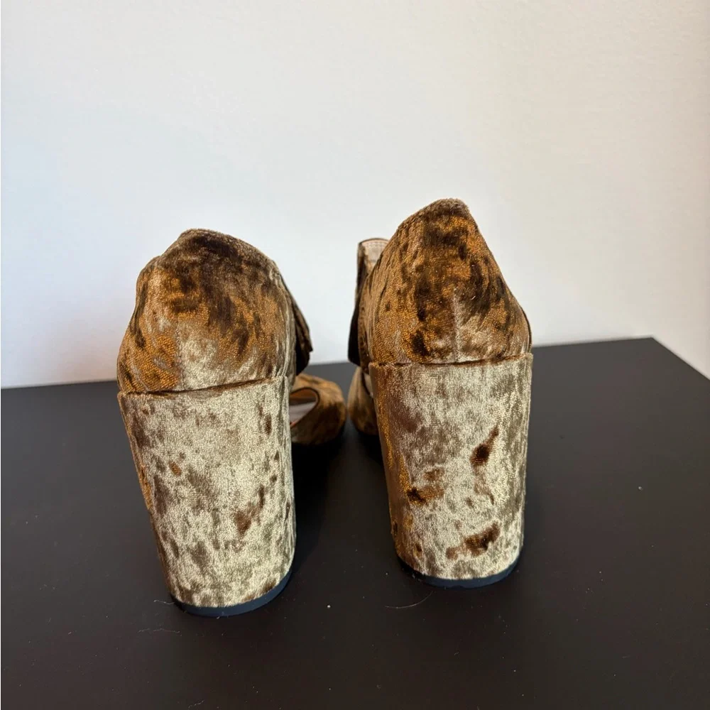 Cabi - Suede Wedges